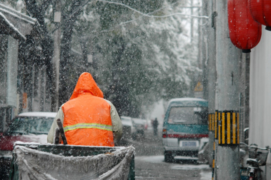 雪中清洁工