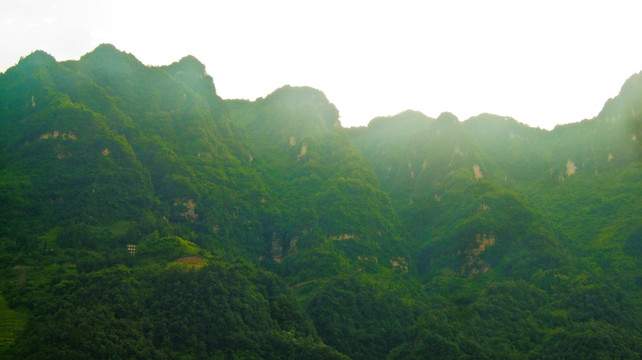 山陵 落日反光