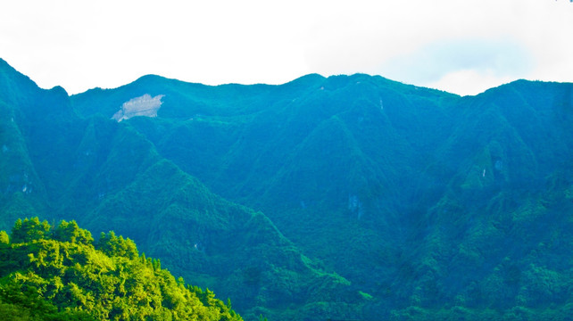 山冈 山沟