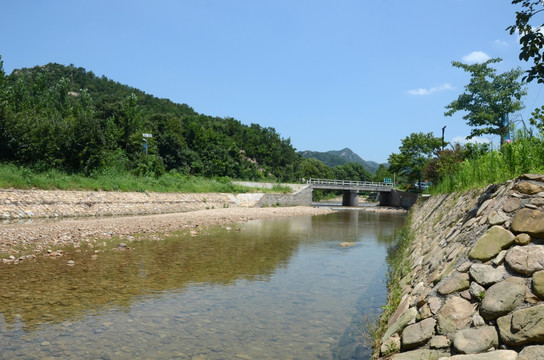 河堤