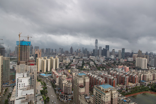 暴风雨来临