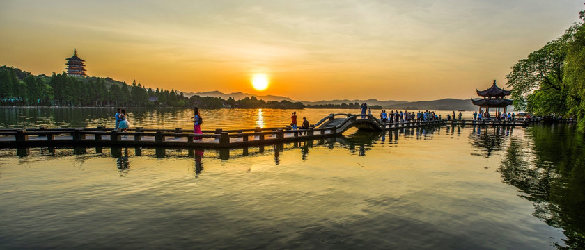 雷锋夕照