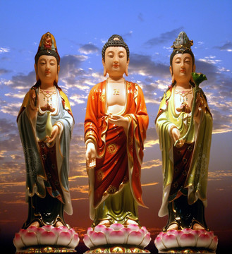西方三圣雕像像