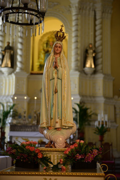 圣母雕像