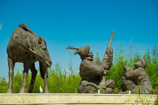 猎人与马雕塑
