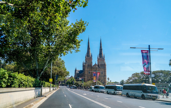悉尼街头圣玛利亚教堂