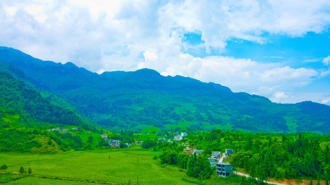 山村 兴隆