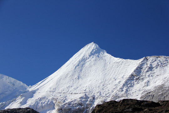 西藏 雪山