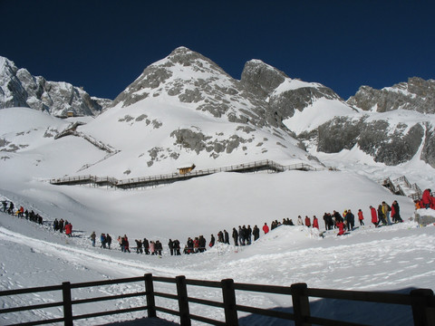 雪山之巅