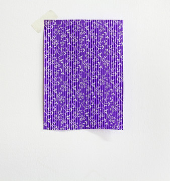 紫色瓦楞纸