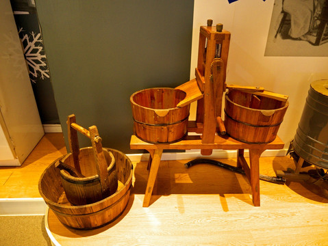 中国老式木制洗衣工具