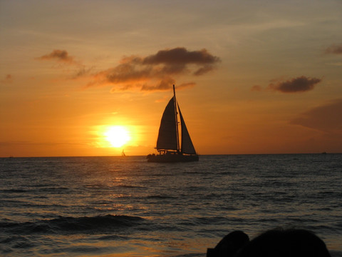 日落帆船
