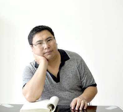 男人 肖像 托下巴