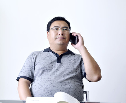 男人 肖像 打电话