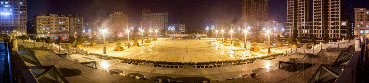 四川省巴中市人民广场夜景