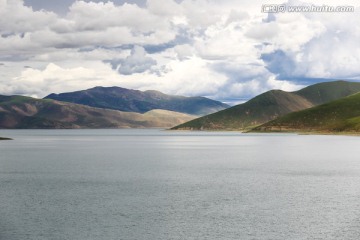 西藏羊卓雍措风景