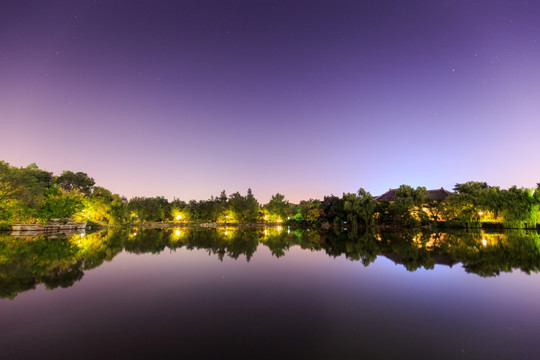 北大未名湖夜景星夜