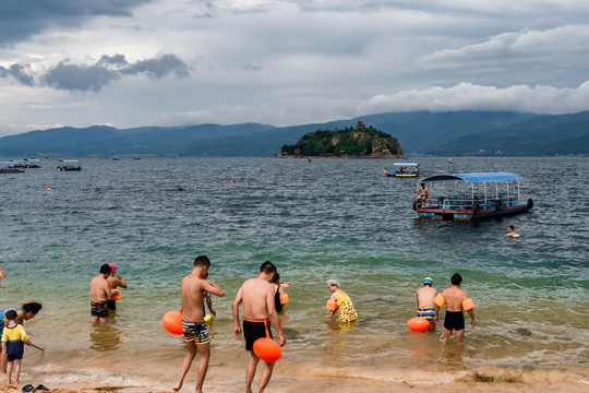 云南抚仙湖风光