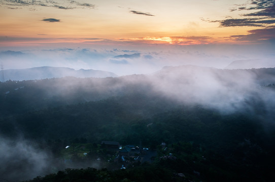 鲁山云海