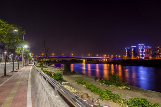 广东省佛山市旧石南大桥夜景