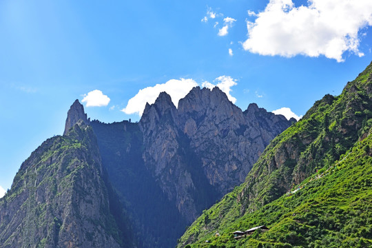 高山峻岭