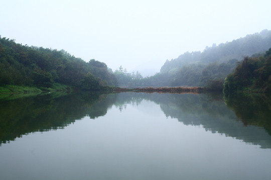 湖泊倒影