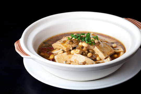 砂锅雪菜烧农家豆腐