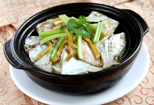 老菜脯煮杂鱼