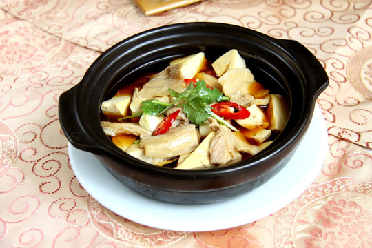 腩肉焖豆干