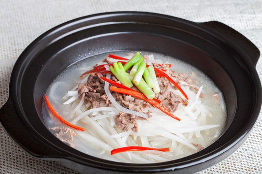 萝卜丝煮牛肉丝