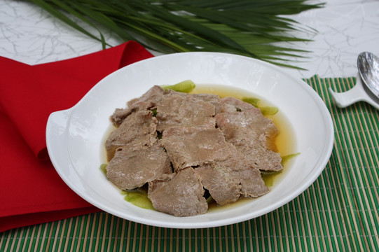 蒸雪花牛肉片