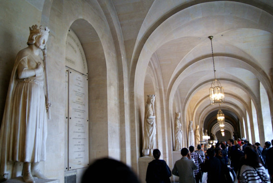 凡尔赛宫内廊雕像