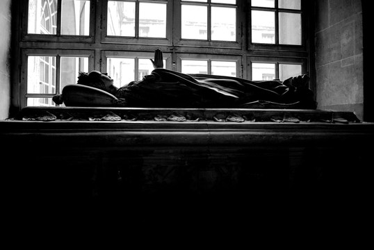 凡尔赛宫棺椁上的雕塑