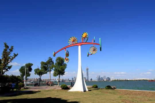 苏州金鸡湖 雕塑 风车