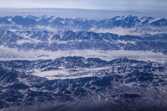 天山山脉积雪