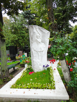 新圣女公墓 乌兰诺娃