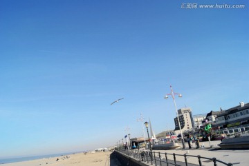 沙滩大海蓝天