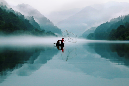 迷雾小东江