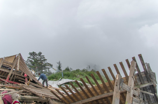 九峰山 重建