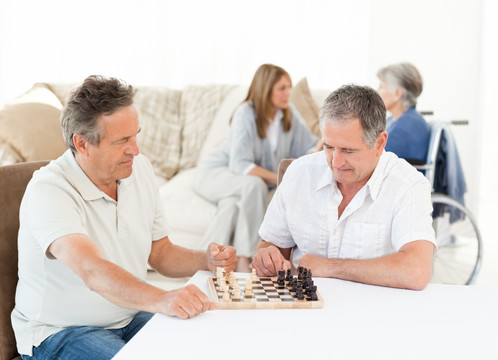 老人下象棋