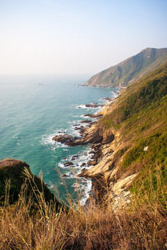 海岸边的礁石