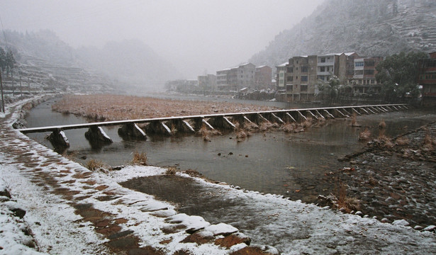 下嵊石板桥雪景