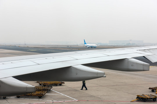 飞机 飞机场 雾
