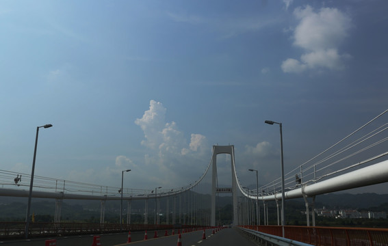 宜昌西陵长江大桥 抛物线形悬索
