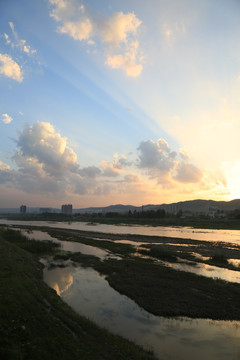 洛河朝霞