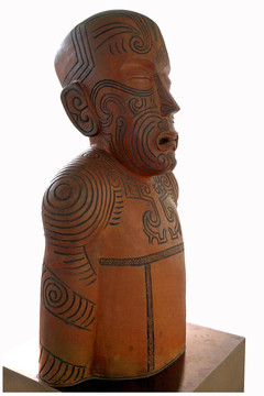 人物雕塑 纹身的土著人