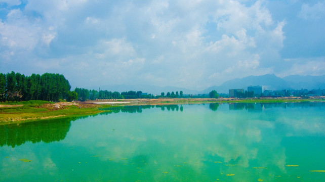 湖光掠影