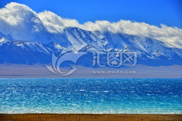 赛里木湖 雪山