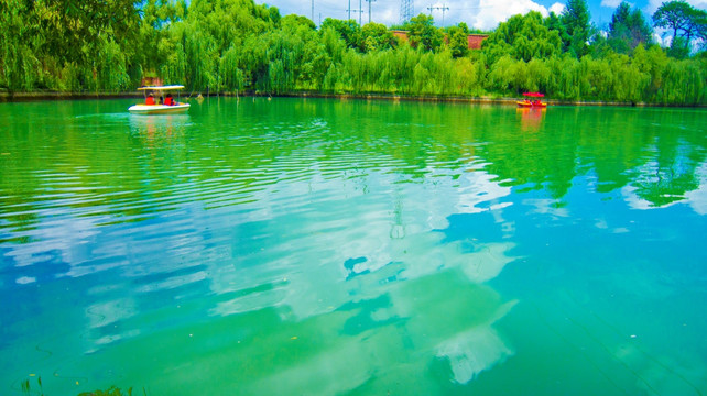 碧波荡漾 湖面