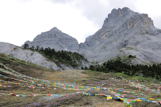 香格里拉大峡谷